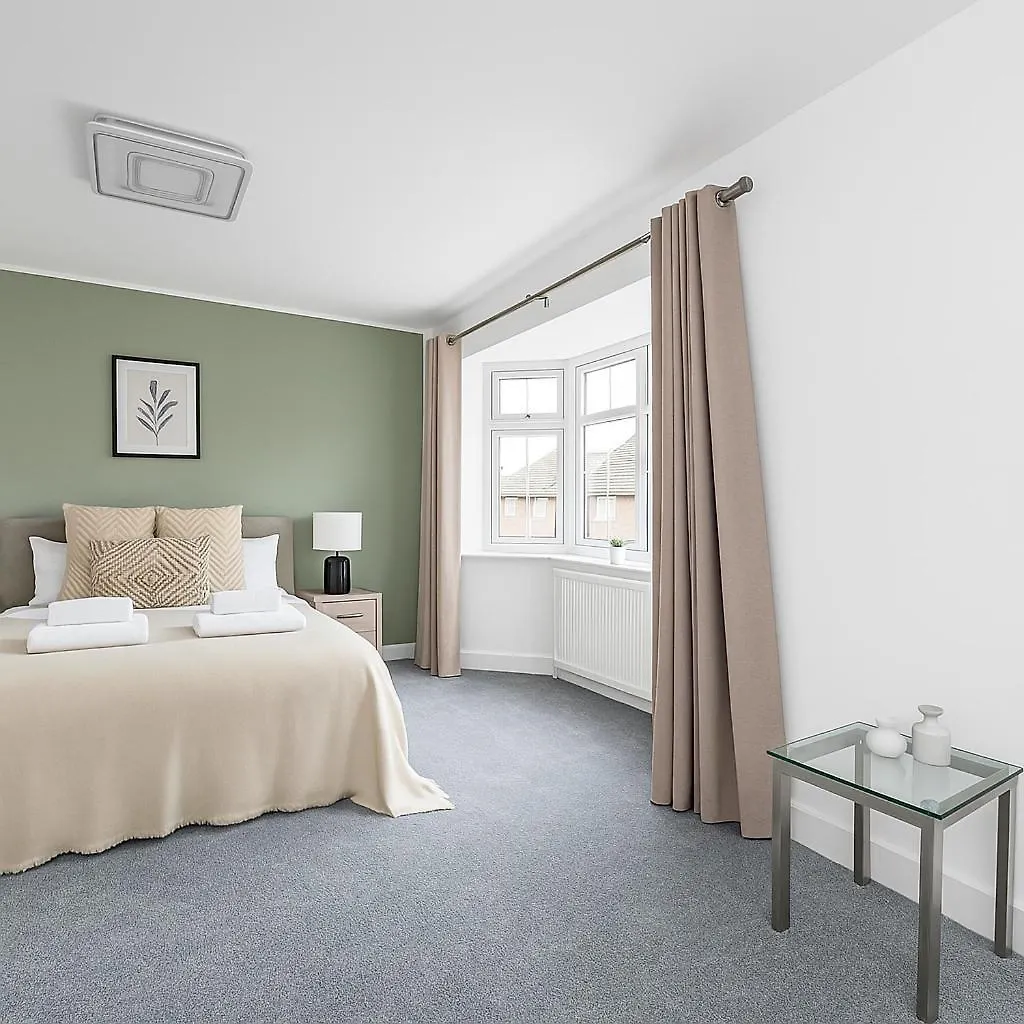 Bright Private Rooms - Peaceful Morden Location London 0*,  United Kingdom